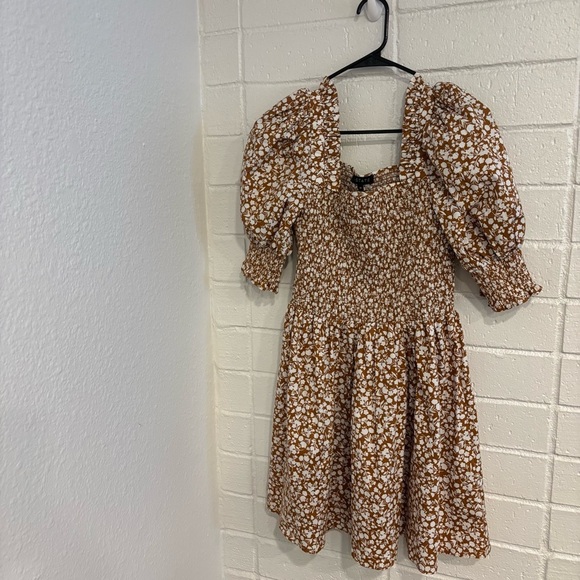 1.State Smocked Puff Sleeve Mini Dress in brown floral - Picture 1 of 4